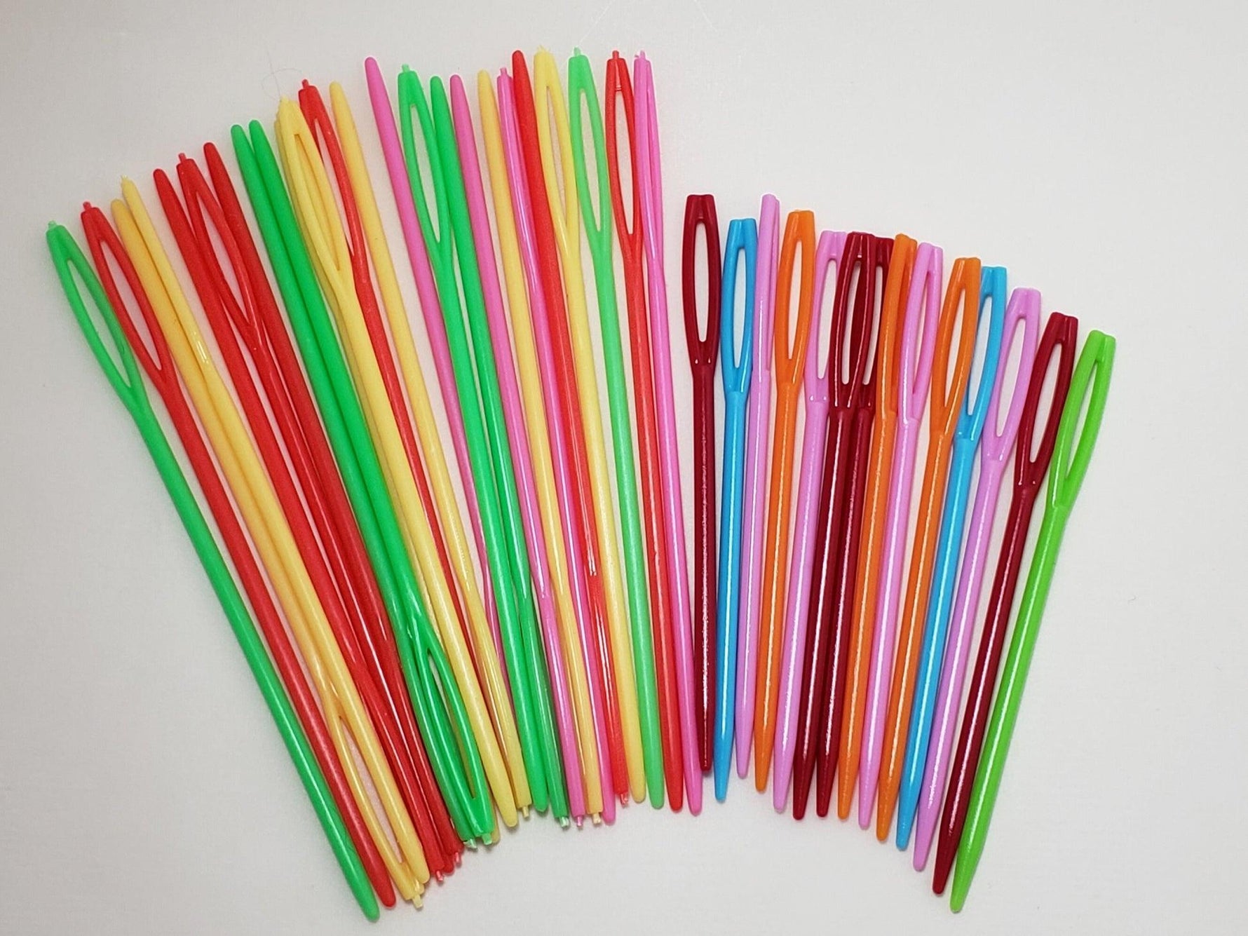 Aghi Da Cucito in Plastica cf.3 pz